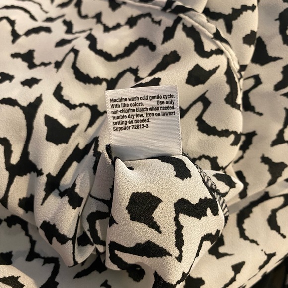 a.n.a. | A New Approach | Women's | Black and White Pattern Top Blouse | XL - Picture 9 of 10
